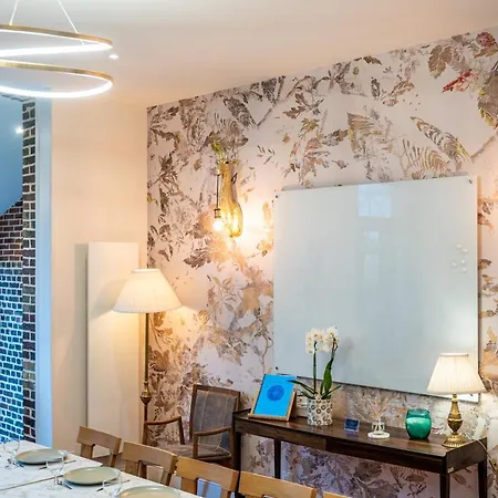 Villa Magnifique 240m2 Plein Centre - 600m - 2 A 15 Personnes
