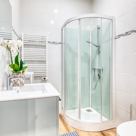 Magnifique 240m2 Plein Centre - 600m - 2 A 15 Personnes *