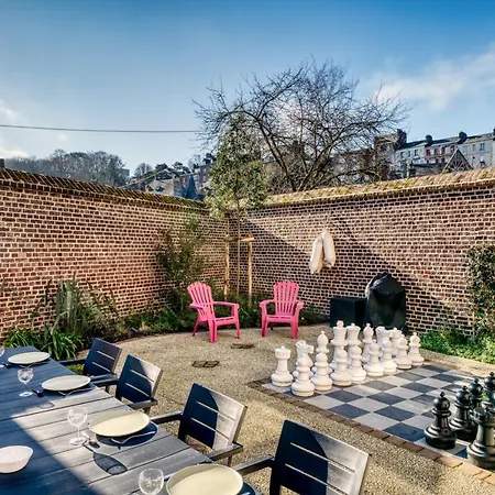Magnifique 240m2 Plein Centre - 600m - 2 A 15 Personnes Villa *