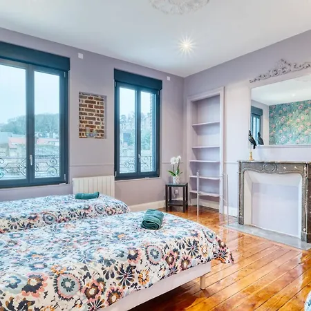 Villa Magnifique 240m2 Plein Centre - 600m - 2 A 15 Personnes